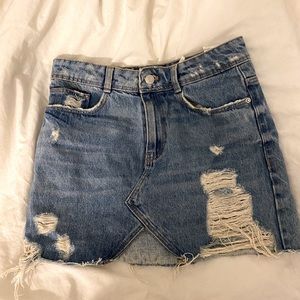 Zara barely worn denim distressed skirt